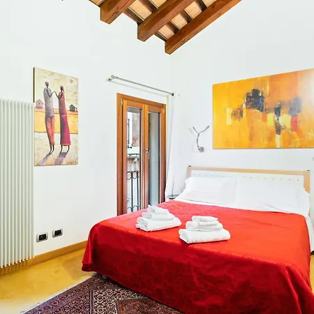 Torre Dell'orologio Apartment *