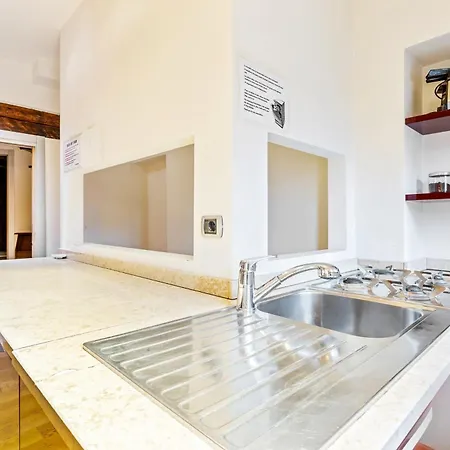 Torre Dell'orologio Apartman *