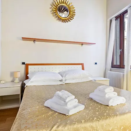 Torre Dell'orologio Apartman *